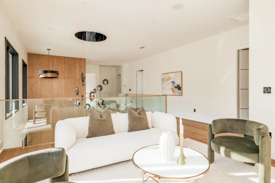 Upstairs lounge overlooking the foyer